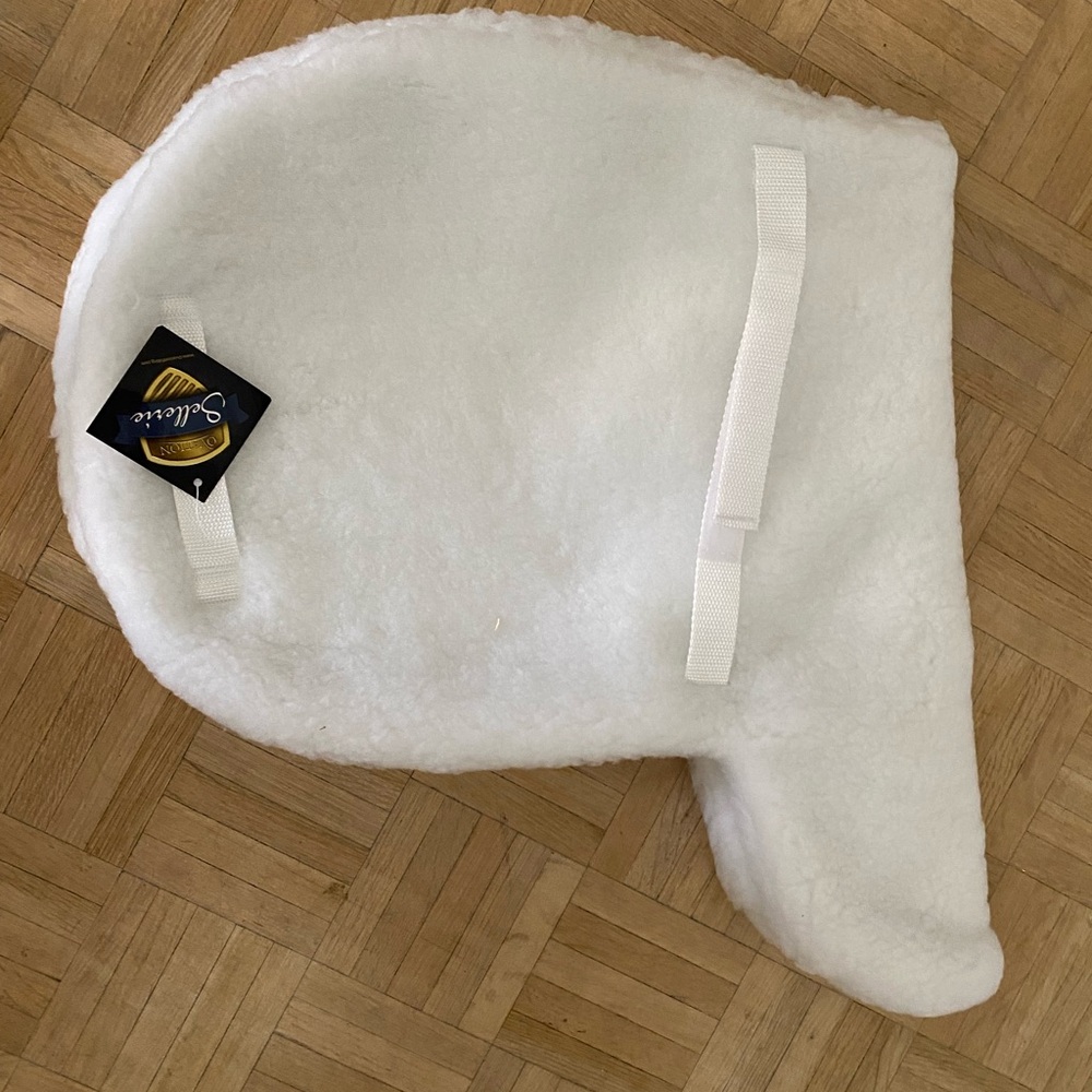 NWT Ovation Hunter White Fleece Close Contact Pad 17- 17.5 Equestrian Saddle Pad